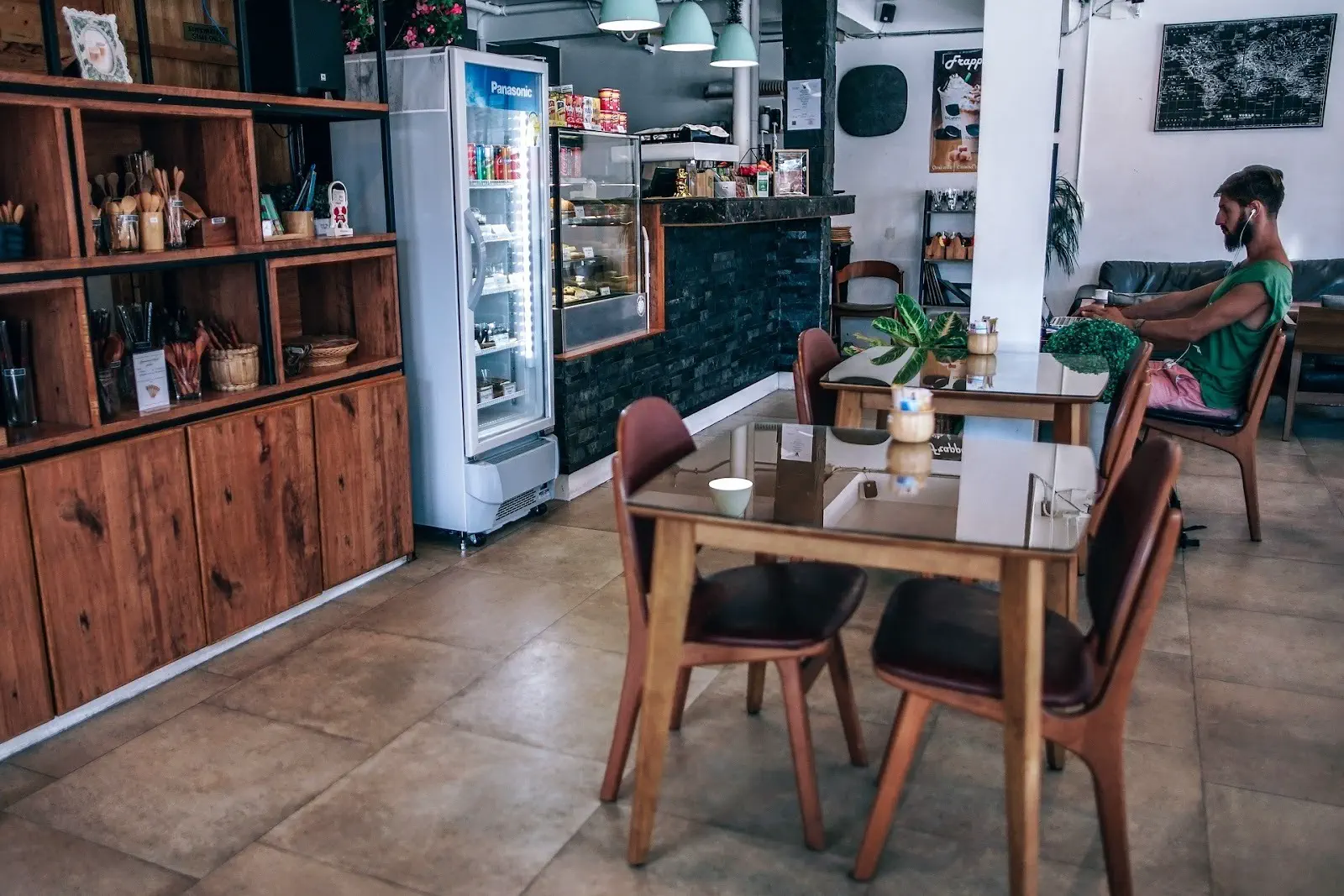 Cafe and Counter Tables